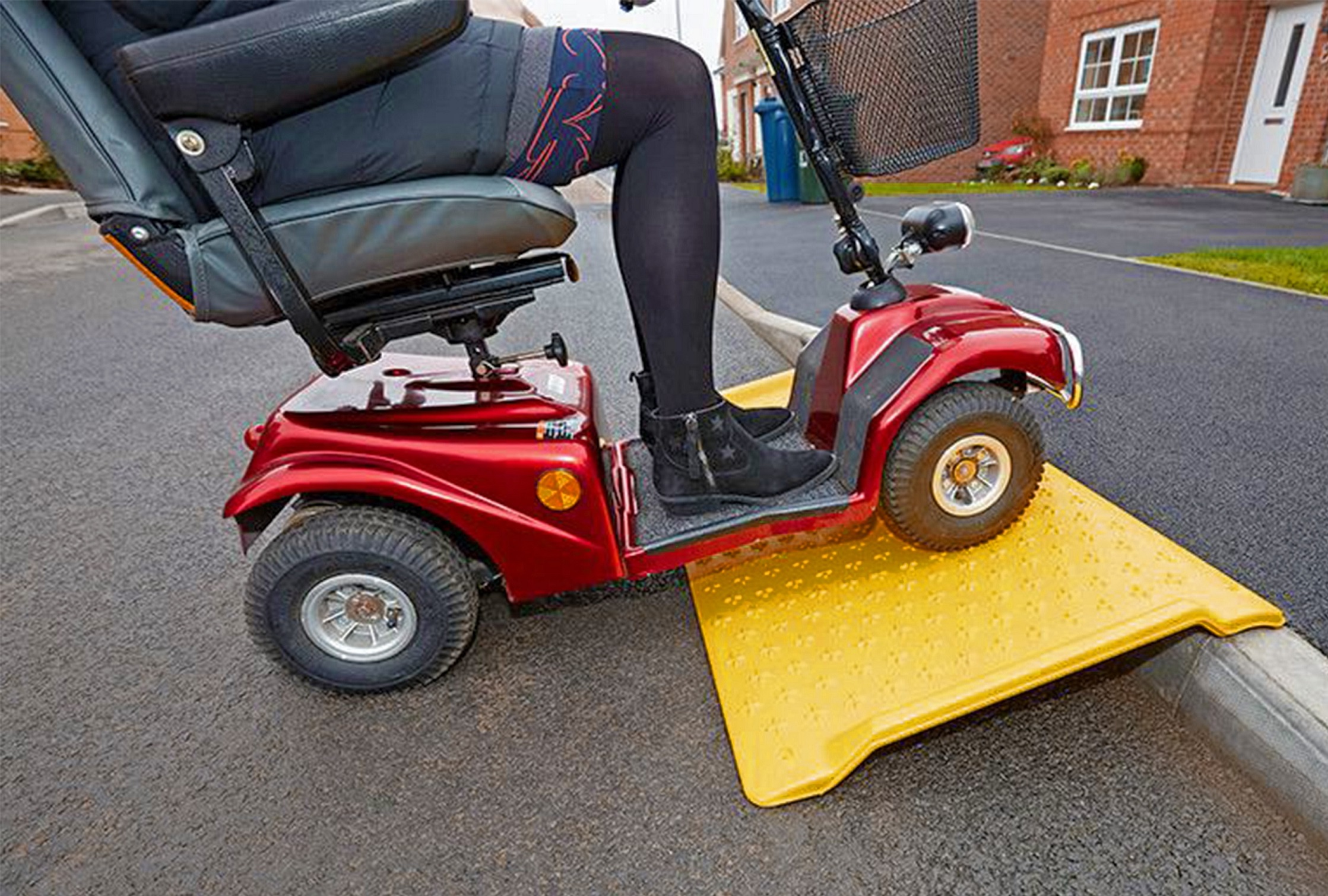 Portable Kerb Ramp 🚧 Heavy Duty Plastic Astrolift NZ Kerb Ramps